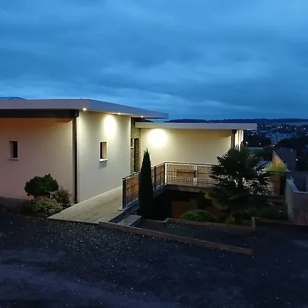 La Des Pilotis Villa *