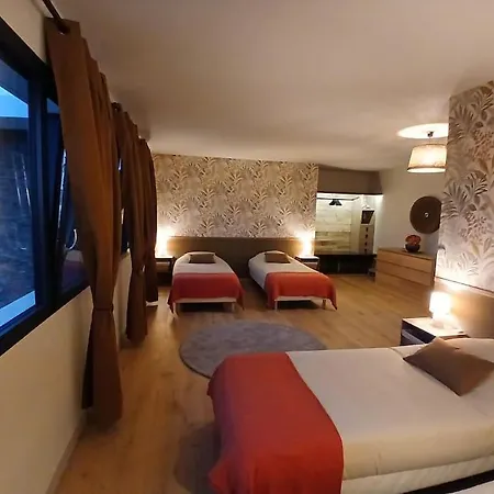 La Des Pilotis Villa *